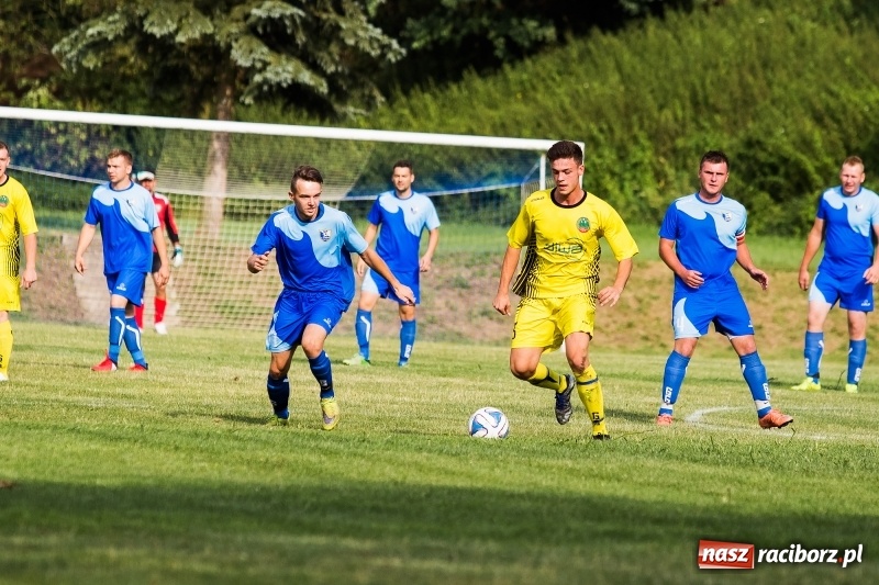 Zdjęcie w galerii na portalu naszraciborz.pl: Owsiszcze pokonały Gamów na jego terenie wiadomości z regionu