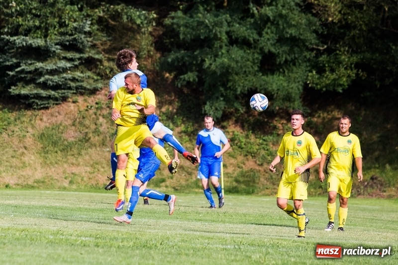 Zdjęcie w galerii na portalu naszraciborz.pl: Owsiszcze pokonały Gamów na jego terenie wiadomości z regionu