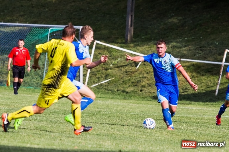 Zdjęcie w galerii na portalu naszraciborz.pl: Owsiszcze pokonały Gamów na jego terenie wiadomości z regionu