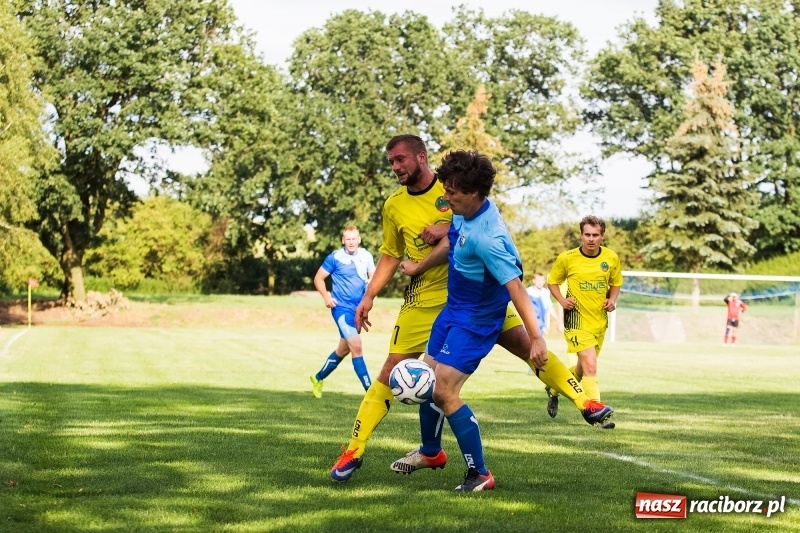 Zdjęcie w galerii na portalu naszraciborz.pl: Owsiszcze pokonały Gamów na jego terenie wiadomości z regionu