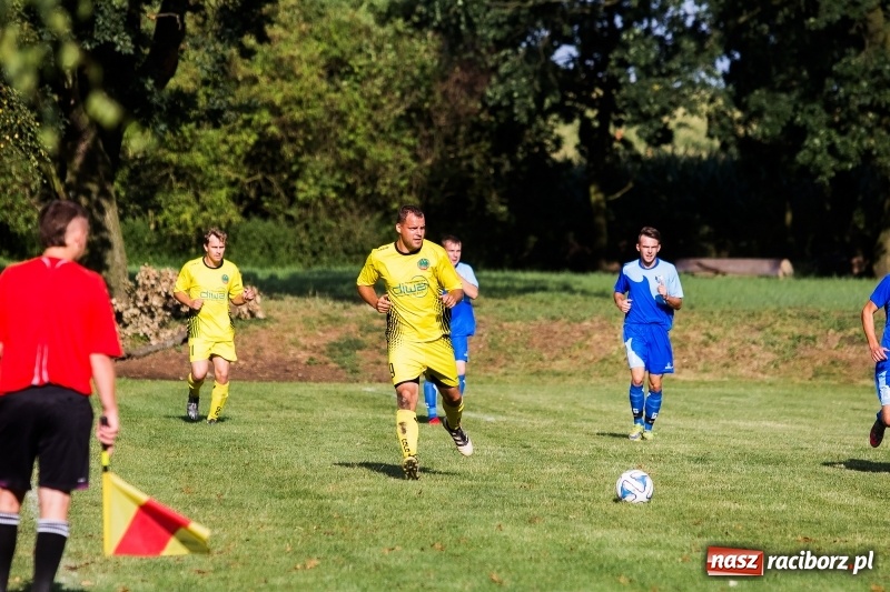 Zdjęcie w galerii na portalu naszraciborz.pl: Owsiszcze pokonały Gamów na jego terenie wiadomości z regionu