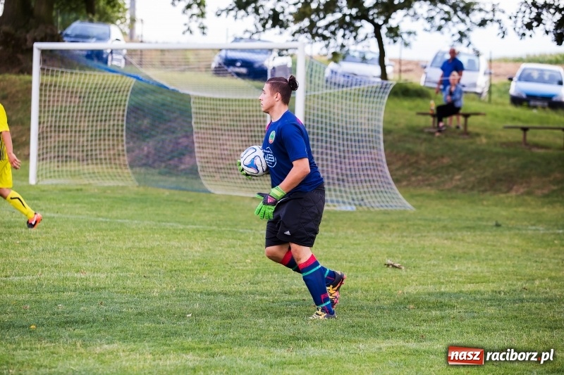 Zdjęcie w galerii na portalu naszraciborz.pl: Owsiszcze pokonały Gamów na jego terenie wiadomości z regionu