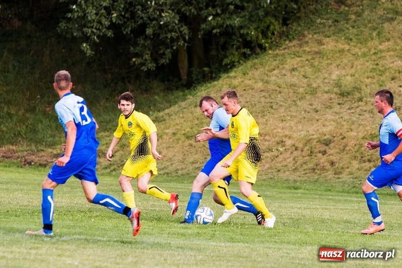 Zdjęcie w galerii na portalu naszraciborz.pl: Owsiszcze pokonały Gamów na jego terenie wiadomości z regionu