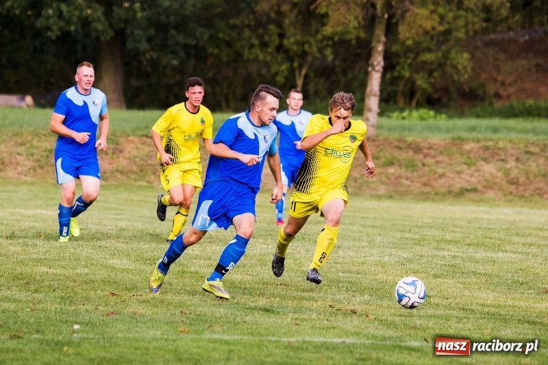 Zdjęcie w galerii na portalu naszraciborz.pl: Owsiszcze pokonały Gamów na jego terenie wiadomości z regionu
