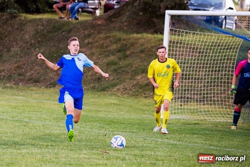 Zdjęcie w galerii na portalu naszraciborz.pl: Owsiszcze pokonały Gamów na jego terenie wiadomości z regionu