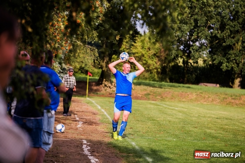 Zdjęcie w galerii na portalu naszraciborz.pl: Owsiszcze pokonały Gamów na jego terenie wiadomości z regionu