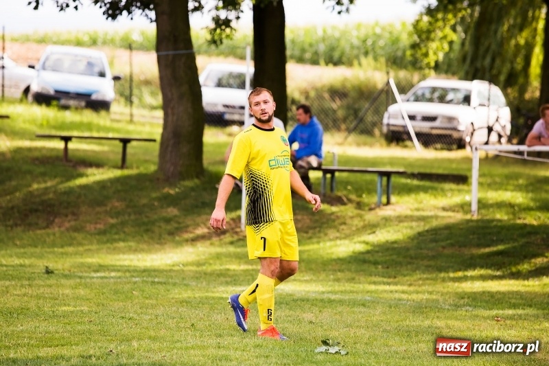 Zdjęcie w galerii na portalu naszraciborz.pl: Owsiszcze pokonały Gamów na jego terenie wiadomości z regionu