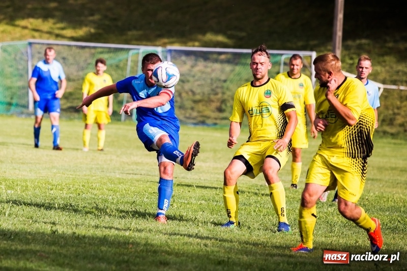 Zdjęcie w galerii na portalu naszraciborz.pl: Owsiszcze pokonały Gamów na jego terenie wiadomości z regionu