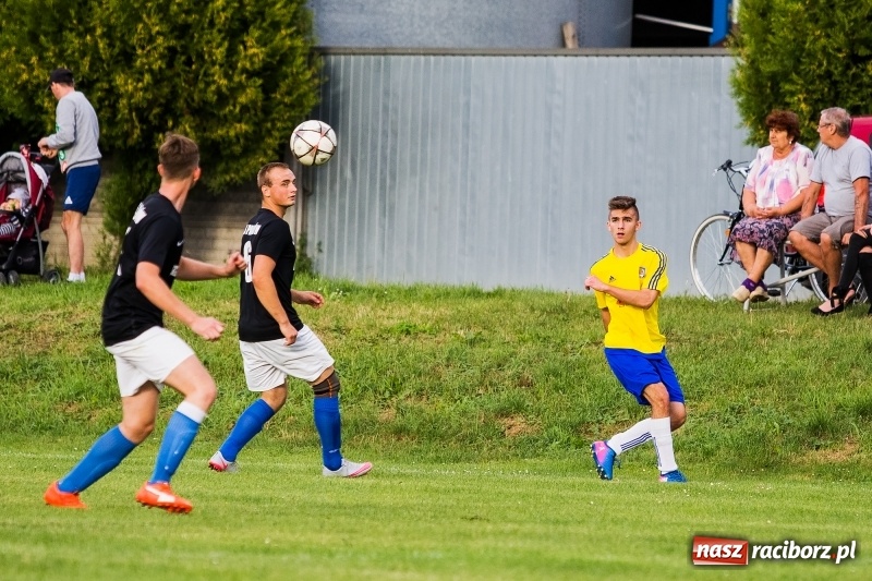 Zdjęcie w galerii na portalu naszraciborz.pl: Kuźnia w Pawłowie nie odpuszczała, dzięki czemu wygrała wiadomości z regionu