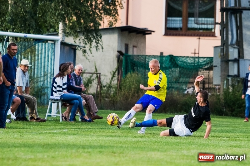 Zdjęcie w galerii na portalu naszraciborz.pl: Kuźnia w Pawłowie nie odpuszczała, dzięki czemu wygrała wiadomości z regionu