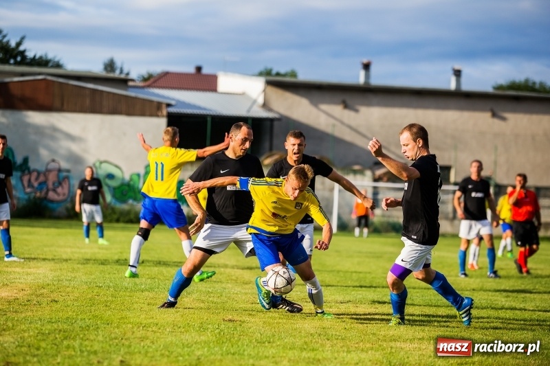 Zdjęcie w galerii na portalu naszraciborz.pl: Kuźnia w Pawłowie nie odpuszczała, dzięki czemu wygrała wiadomości z regionu