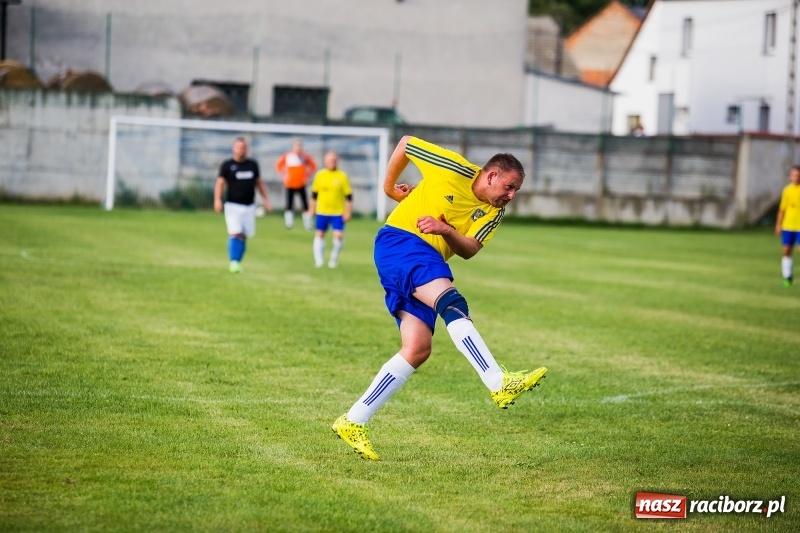 Zdjęcie w galerii na portalu naszraciborz.pl: Kuźnia w Pawłowie nie odpuszczała, dzięki czemu wygrała wiadomości z regionu