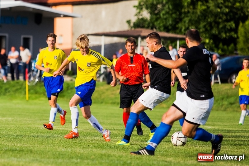 Zdjęcie w galerii na portalu naszraciborz.pl: Kuźnia w Pawłowie nie odpuszczała, dzięki czemu wygrała wiadomości z regionu