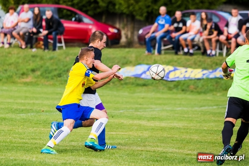 Zdjęcie w galerii na portalu naszraciborz.pl: Kuźnia w Pawłowie nie odpuszczała, dzięki czemu wygrała wiadomości z regionu