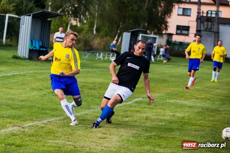 Zdjęcie w galerii na portalu naszraciborz.pl: Kuźnia w Pawłowie nie odpuszczała, dzięki czemu wygrała wiadomości z regionu