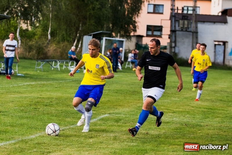 Zdjęcie w galerii na portalu naszraciborz.pl: Kuźnia w Pawłowie nie odpuszczała, dzięki czemu wygrała wiadomości z regionu