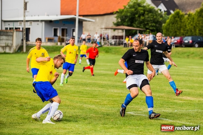Zdjęcie w galerii na portalu naszraciborz.pl: Kuźnia w Pawłowie nie odpuszczała, dzięki czemu wygrała wiadomości z regionu