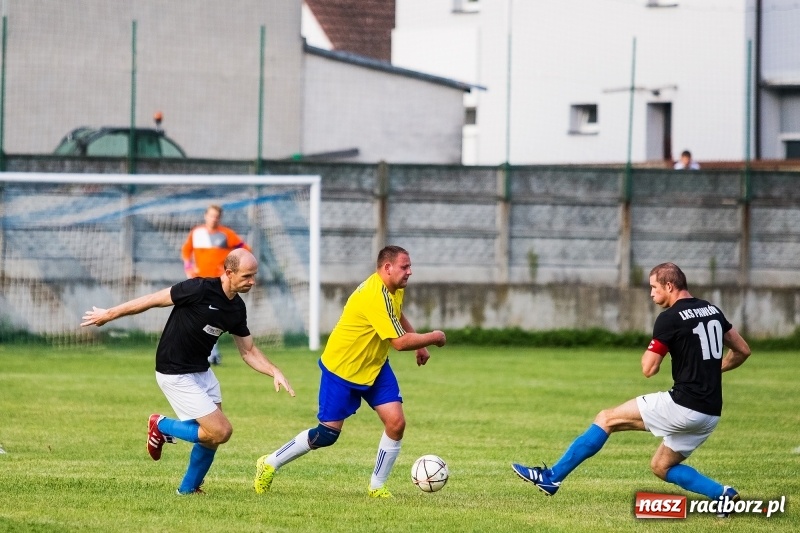 Zdjęcie w galerii na portalu naszraciborz.pl: Kuźnia w Pawłowie nie odpuszczała, dzięki czemu wygrała wiadomości z regionu