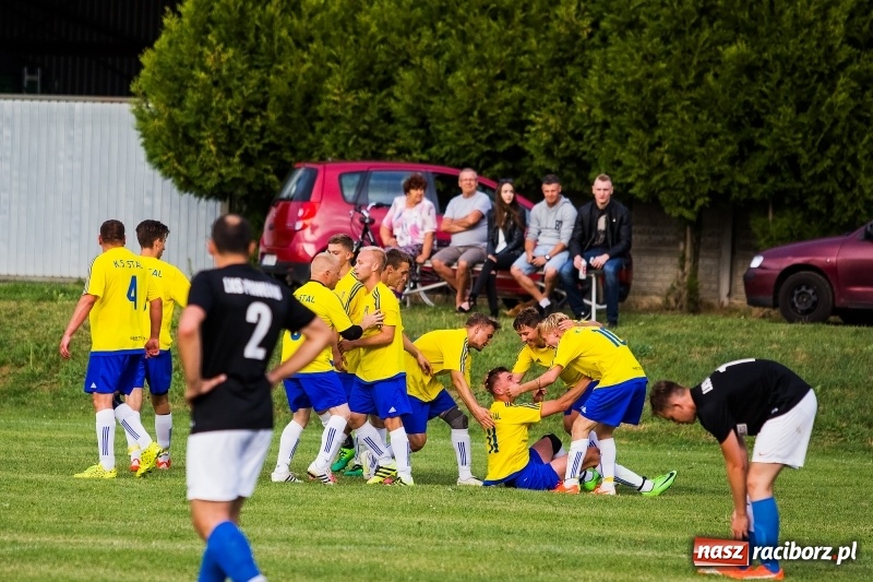 Zdjęcie w galerii na portalu naszraciborz.pl: Kuźnia w Pawłowie nie odpuszczała, dzięki czemu wygrała wiadomości z regionu