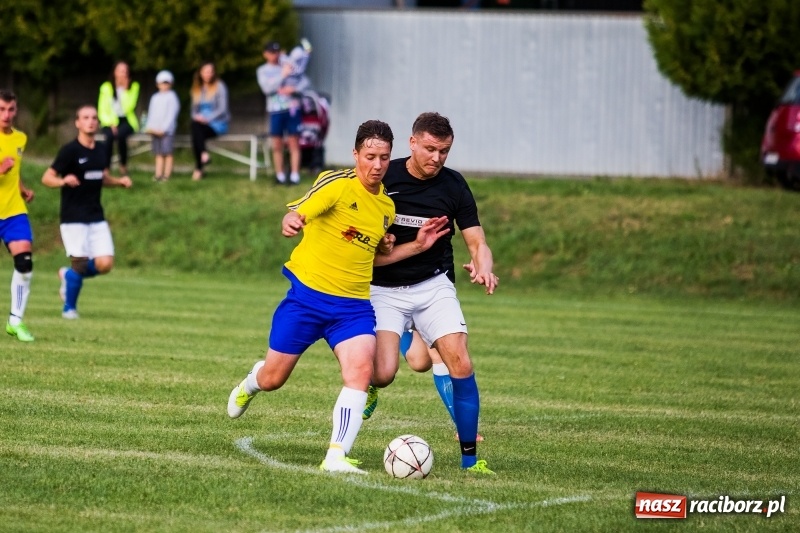 Zdjęcie w galerii na portalu naszraciborz.pl: Kuźnia w Pawłowie nie odpuszczała, dzięki czemu wygrała wiadomości z regionu