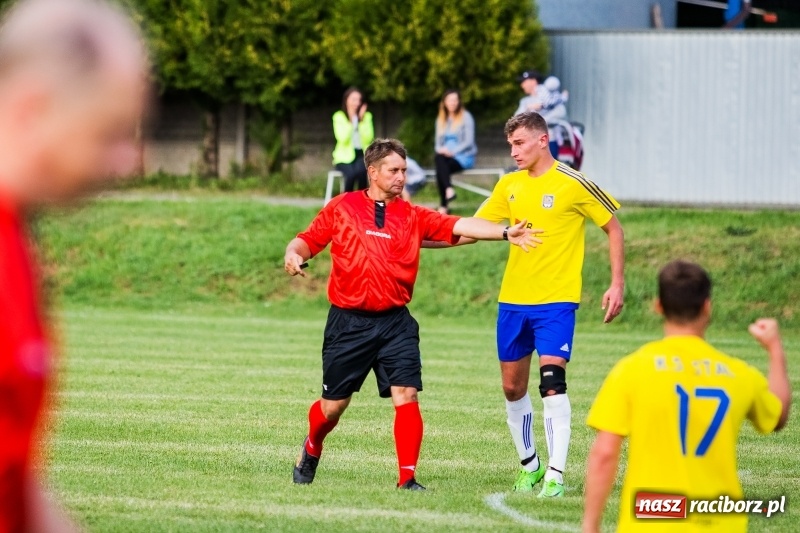 Zdjęcie w galerii na portalu naszraciborz.pl: Kuźnia w Pawłowie nie odpuszczała, dzięki czemu wygrała wiadomości z regionu