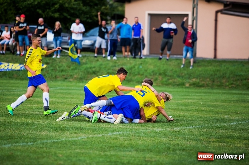 Zdjęcie w galerii na portalu naszraciborz.pl: Kuźnia w Pawłowie nie odpuszczała, dzięki czemu wygrała wiadomości z regionu