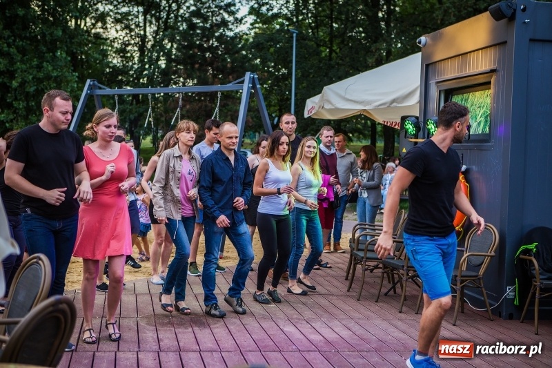 Zdjęcie w galerii na portalu naszraciborz.pl: Salsa Beach Party, czyli roztańczone bulwary nadodrzańskie w Raciborzu wiadomości z regionu