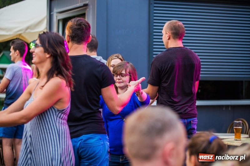 Zdjęcie w galerii na portalu naszraciborz.pl: Salsa Beach Party, czyli roztańczone bulwary nadodrzańskie w Raciborzu wiadomości z regionu