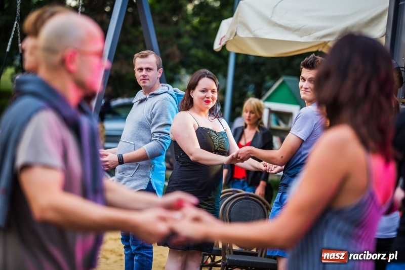Zdjęcie w galerii na portalu naszraciborz.pl: Salsa Beach Party, czyli roztańczone bulwary nadodrzańskie w Raciborzu wiadomości z regionu