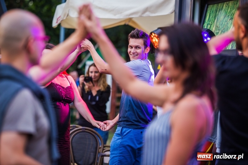 Zdjęcie w galerii na portalu naszraciborz.pl: Salsa Beach Party, czyli roztańczone bulwary nadodrzańskie w Raciborzu wiadomości z regionu
