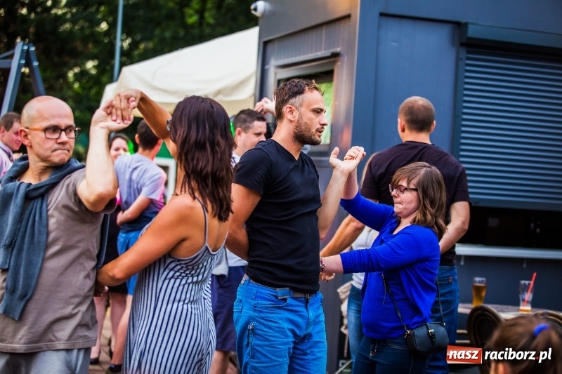 Zdjęcie w galerii na portalu naszraciborz.pl: Salsa Beach Party, czyli roztańczone bulwary nadodrzańskie w Raciborzu wiadomości z regionu