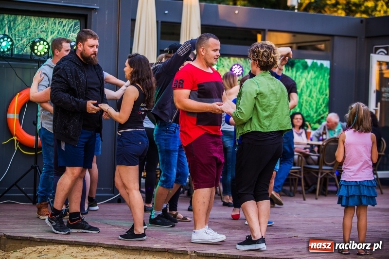 Zdjęcie w galerii na portalu naszraciborz.pl: Salsa Beach Party, czyli roztańczone bulwary nadodrzańskie w Raciborzu wiadomości z regionu