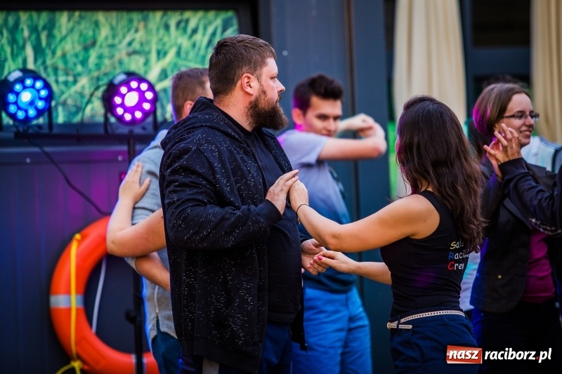 Zdjęcie w galerii na portalu naszraciborz.pl: Salsa Beach Party, czyli roztańczone bulwary nadodrzańskie w Raciborzu wiadomości z regionu