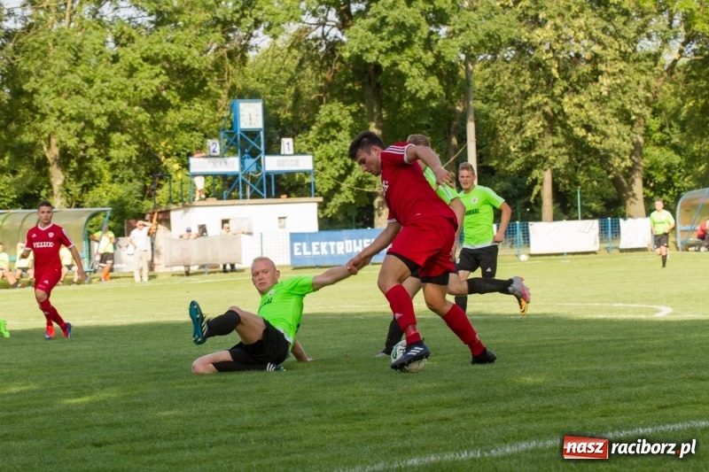 Zdjęcie w galerii na portalu naszraciborz.pl: Krzanowice musiały uznać wyższość gości z Rogowa  wiadomości z regionu