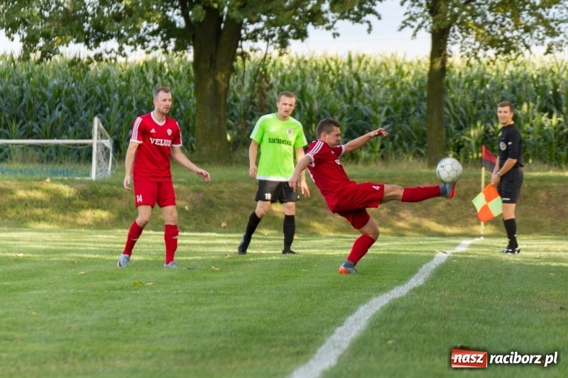 Zdjęcie w galerii na portalu naszraciborz.pl: Krzanowice musiały uznać wyższość gości z Rogowa  wiadomości z regionu
