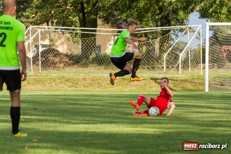 Zdjęcie w galerii na portalu naszraciborz.pl: Krzanowice musiały uznać wyższość gości z Rogowa  wiadomości z regionu