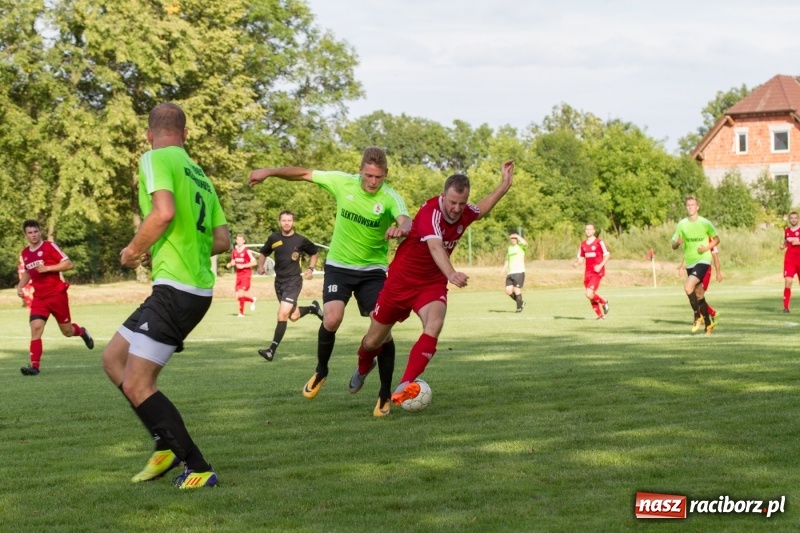 Zdjęcie w galerii na portalu naszraciborz.pl: Krzanowice musiały uznać wyższość gości z Rogowa  wiadomości z regionu