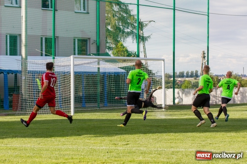 Zdjęcie w galerii na portalu naszraciborz.pl: Krzanowice musiały uznać wyższość gości z Rogowa  wiadomości z regionu