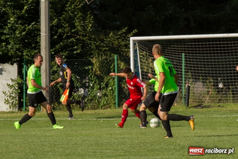 Zdjęcie w galerii na portalu naszraciborz.pl: Krzanowice musiały uznać wyższość gości z Rogowa  wiadomości z regionu