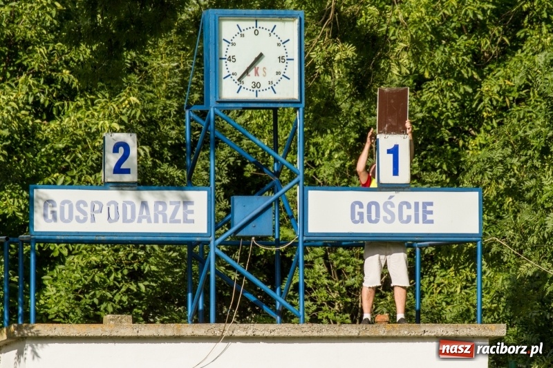 Zdjęcie w galerii na portalu naszraciborz.pl: Krzanowice musiały uznać wyższość gości z Rogowa  wiadomości z regionu