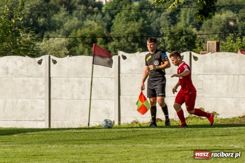 Zdjęcie w galerii na portalu naszraciborz.pl: Krzanowice musiały uznać wyższość gości z Rogowa  wiadomości z regionu