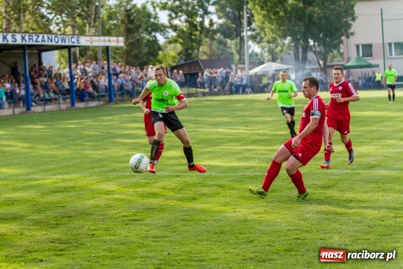 Zdjęcie w galerii na portalu naszraciborz.pl: Krzanowice musiały uznać wyższość gości z Rogowa  wiadomości z regionu
