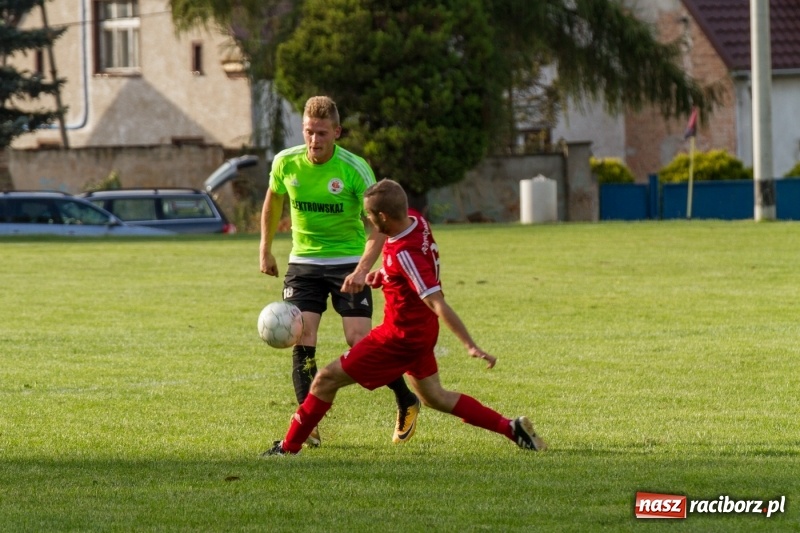 Zdjęcie w galerii na portalu naszraciborz.pl: Krzanowice musiały uznać wyższość gości z Rogowa  wiadomości z regionu