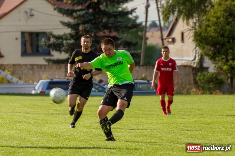 Zdjęcie w galerii na portalu naszraciborz.pl: Krzanowice musiały uznać wyższość gości z Rogowa  wiadomości z regionu