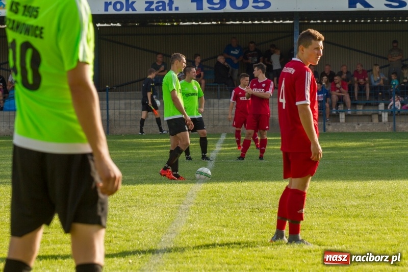 Zdjęcie w galerii na portalu naszraciborz.pl: Krzanowice musiały uznać wyższość gości z Rogowa  wiadomości z regionu