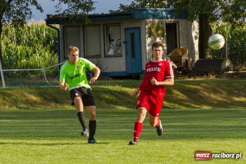 Zdjęcie w galerii na portalu naszraciborz.pl: Krzanowice musiały uznać wyższość gości z Rogowa  wiadomości z regionu