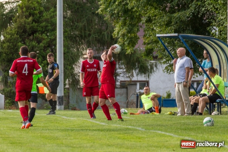 Zdjęcie w galerii na portalu naszraciborz.pl: Krzanowice musiały uznać wyższość gości z Rogowa  wiadomości z regionu