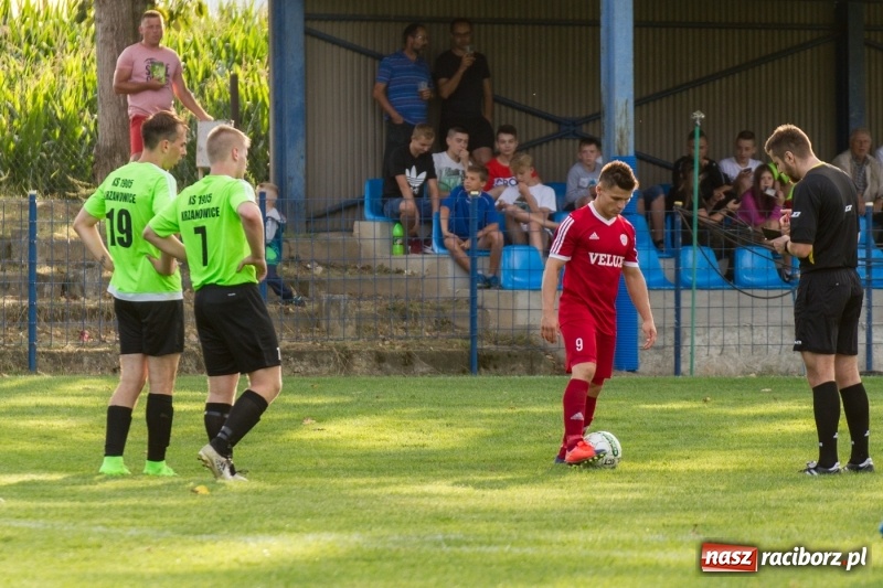 Zdjęcie w galerii na portalu naszraciborz.pl: Krzanowice musiały uznać wyższość gości z Rogowa  wiadomości z regionu