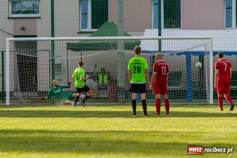 Zdjęcie w galerii na portalu naszraciborz.pl: Krzanowice musiały uznać wyższość gości z Rogowa  wiadomości z regionu