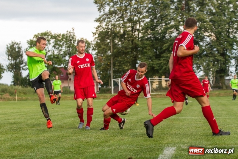 Zdjęcie w galerii na portalu naszraciborz.pl: Krzanowice musiały uznać wyższość gości z Rogowa  wiadomości z regionu